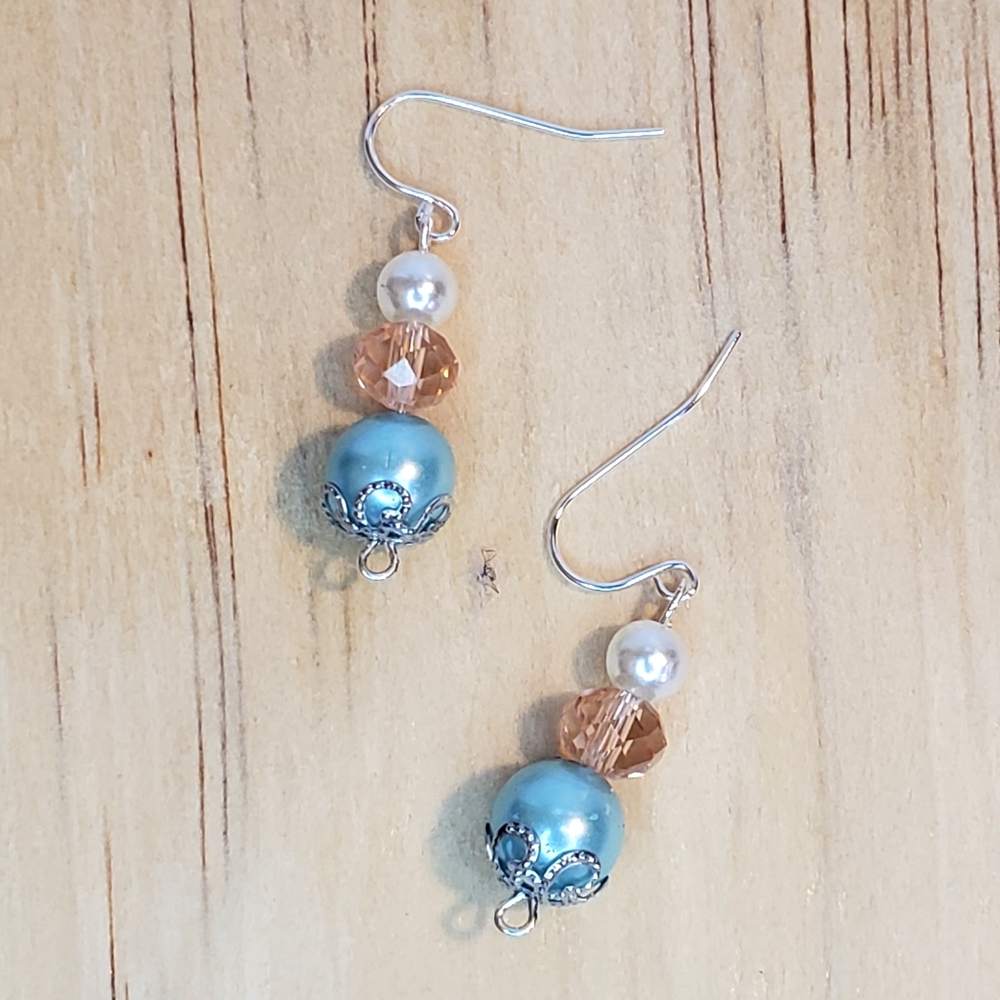 Handmade beaded drop dangle earrings ✨️